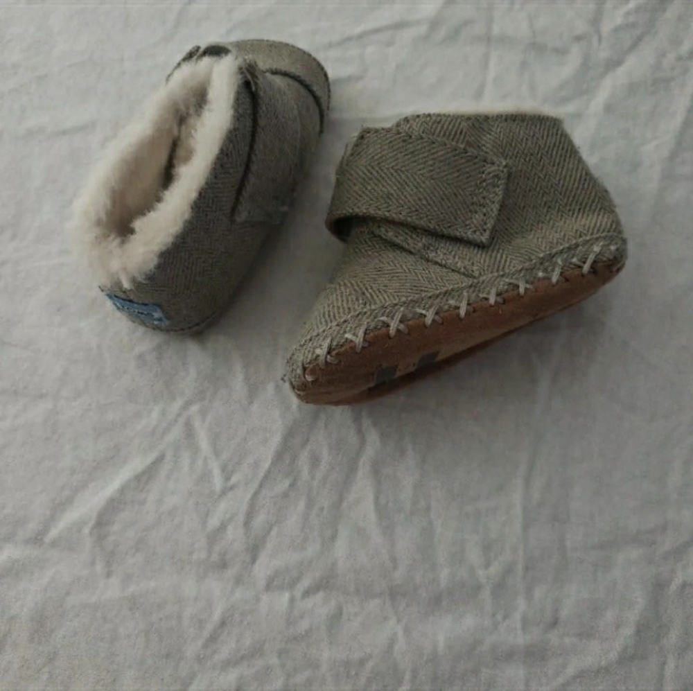 TOMS Cuna Crib size 3